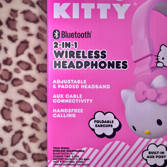 Hello Kitty Pink Wireless Headphones - Picture 4 of 4